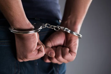 யாழில் பொலிஸ் உத்தியோகஸ்தர் எனகூறி இளைஞன் செய்த மோசம்