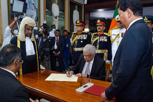 ரணில் தலையிலான புதிய அமைச்சரவையில் இடம்பிடித்த தமிழர்! | Douglas Devananda Became The Minister Again