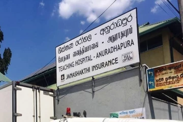 இராணுவ கப் வாகனத்தில் மோதுண்டு இரு பொலிஸ் அதிகாரிகள் படுகாயம்