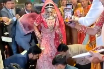 அண்ணன்கள் செய்த காரியத்தால் மணமேடையில் கண்கலங்கிய மணமகள்... கண்ணீர் சிந்த வைக்கும் காட்சி