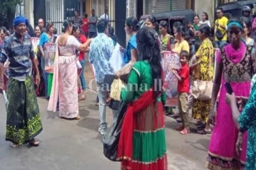 මැකෝ නාට්‍ය බලන්න එන කොට නලුනිළියෝ රග දැක්වීම් නතර කරලා..