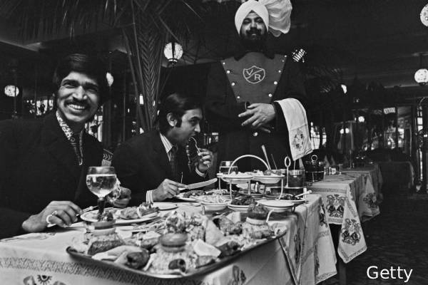 பிரித்தானியாவின் பழமையான இந்திய உணவகத்தை மூடும் விவகாரம்: அதிகரிக்கும் மக்கள் ஆதரவு | Thousands Back Indian Estaurant For Survival In Uk பிரித்தானியாவின் பழமையான இந்திய உணவகத்தை மூடும் விவகாரம்: அதிகரிக்கும் மக்கள் ஆதரவு | Thousands Back Indian Estaurant For Survival In Uk