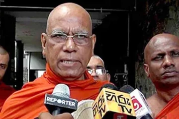 සෝභිත හිමි ගෝඨාභයගේ හොඳ කියයි.. අරගලය වෙනත් මුහුණුවරක් ගනී..