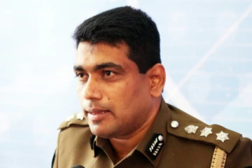 அஜித் ரோஹண உள்ளிட்ட 8 பொலிஸ் அத்தியட்சகர்கள் தொடர்பில் உடன் நடைமுறையாகும் வகையில் மேற்கொள்ளப்பட்ட நடவடிக்கை!