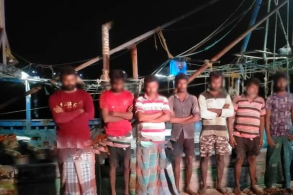 அத்துமீறி மீன்பிடியில் ஈடுபட்ட ஏழு இந்திய மீனவர்கள் கைது! | Seven Indian Fishermen Arrested Illegal Fishing