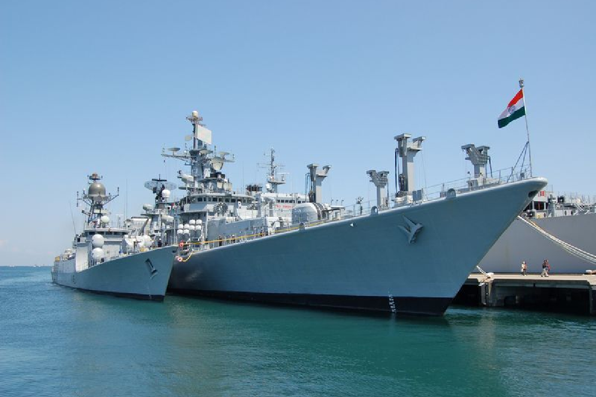 சர்வதேசக் கடல் பரப்பில் இந்திய-பாகிஸ்தான் மோதல்! | Clash Between Indian And Pakistani Naval Ships