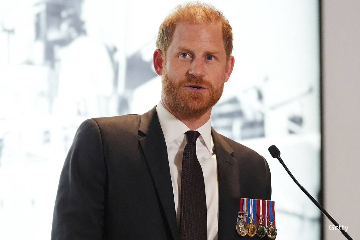 இளவரசி டயானாவின் மரணம்தான் ராஜ குடும்ப பொறுப்புகளைத் துறக்கக் காரணம்: இளவரசர் ஹரி | Prince Harry Says Diana Death Made Exit Royal Role