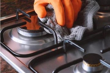 அழுக்கு படிந்த கேஸ் பர்னரை பளிச்சுனு புதுசு மாதிரி மாத்தனுமா? ஒரு நிமிடத்தில் சுத்தம் செய்ய சூப்பர் டிப்ஸ்