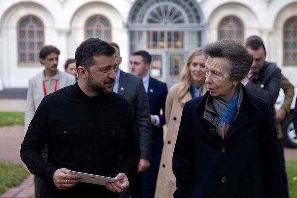 உக்ரைனுக்கு ரகசிய விஜயம் மேற்கொண்ட பிரித்தானிய இளவரசி | Princess Anne Top Secret Visit To Ukraine