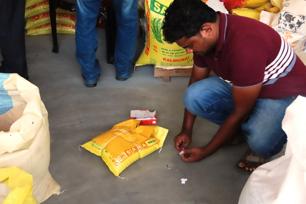 நுகர்வோர் அதிகார சபையினால் சுற்றிவளைப்பு: ஐவருக்கு வழக்கு தாக்கல் (Photos) | Siege By Consumer Authority Case Against Five