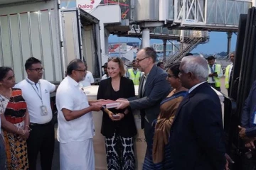 இலங்கையிலிருந்து கடத்திச் சென்ற பொருட்களை 200 ஆண்டுகளின் பின் கையளித்த நெதர்லாந்து(படங்கள்)