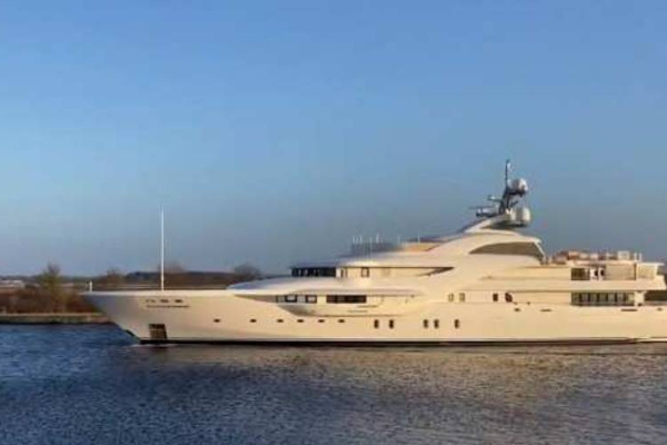 ATOM ஆபரேஷன் - ராட்சச கப்பலில் தப்பிக்க அவசரமாக பறந்த புடின் - காட்டிக்கொடுத்த சாட்டிலைட் | Ukraine Russia War Giant Ship