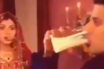 முதலிரவில் கரப்பான் பூச்சியை பார்த்ததும்!! சீரியலில் நடந்த கூத்து- வயிறு வலிக்க சிரிக்க வைக்கும் காட்சி