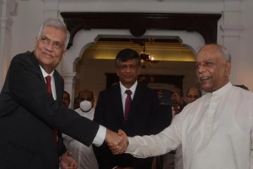 நாட்டை ஆளும் வகுப்புத் தோழர்கள்!