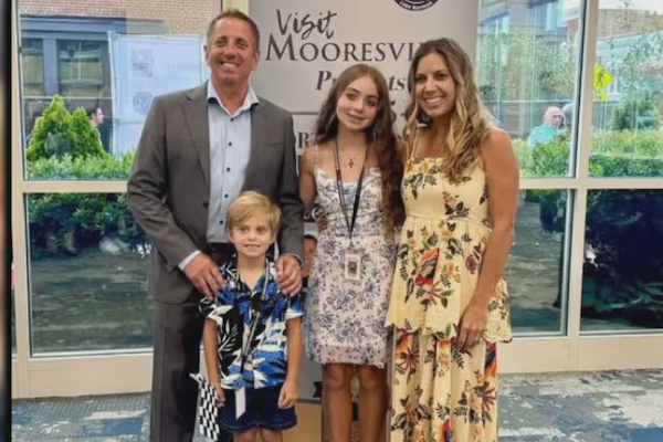 விமான விபத்தில் NASCAR ஜாம்பவான் குடும்பத்துடன் மரணம்; சம்பவத்தால் அதிர்ச்சி | Nascar Greg Biffle Dies With Family Plane Crash