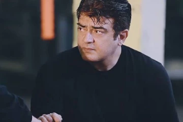 இதெல்லாம் தேராது! வெளியாகாமலே அஜித்திடம் 300 கோடிக்கு பேரம்..