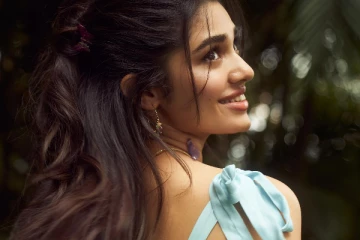 இளம் நடிகை க்ரித்தி ஷெட்டி ட்ரெண்டி போட்டோஷூட்