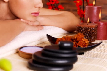 தான் கேட்டதை செய்யவில்லை; மசாஜ் நிலைய பெண்ணை தாக்கிய பொலிஸ் கான்ஸ்டபிள்