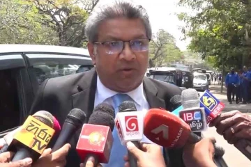 "ධුරයෙන් අයින් වෙන්නේ නෑ.. අපිට 159ක් ඉන්නවා" - අධිකරණ ඇමති කියයි