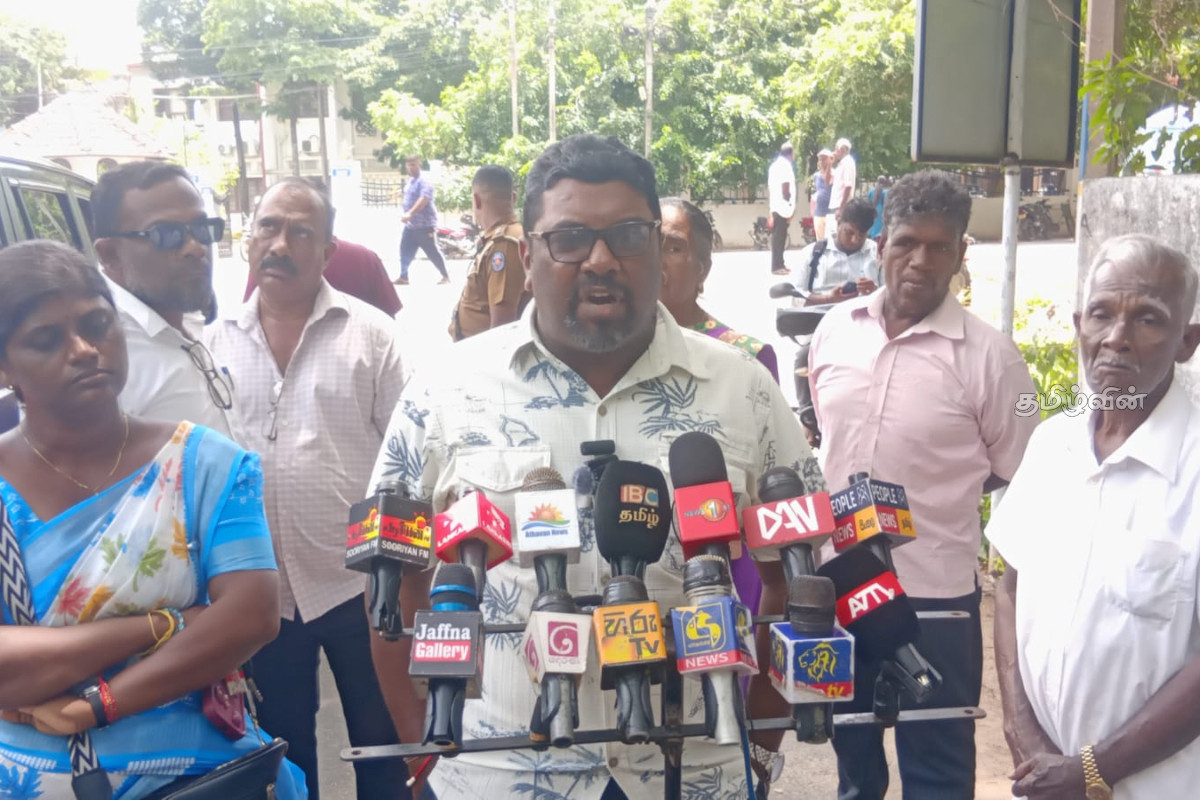 மயிலிட்டி மக்கள் துயர் களைய துணை நிற்போம் - மக்கள் போராட்டத்தில் ஈ.பி.டி.பி. உறுதி! | Epdp Vows Support For Myiliti People S Struggle மயிலிட்டி மக்கள் துயர் களைய துணை நிற்போம் - மக்கள் போராட்டத்தில் ஈ.பி.டி.பி. உறுதி! | Epdp Vows Support For Myiliti People S Struggle