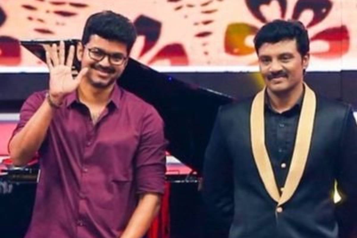 பெண் தோழிகளுக்காக விஜய் ரயிலில் போட்ட சண்டை!! நடிகர் சொன்ன ரகசியம்.. | Sanjeev Venkat Says Vijay Fought On Train Issues பெண் தோழிகளுக்காக விஜய் ரயிலில் போட்ட சண்டை!! நடிகர் சொன்ன ரகசியம்.. | Sanjeev Venkat Says Vijay Fought On Train Issues