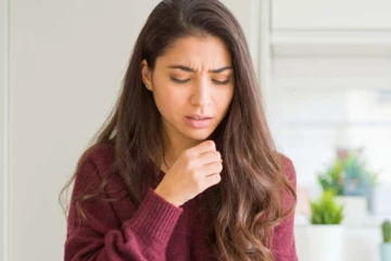 வறட்டு இருமல் உங்களை வாட்டி எடுக்குதா? இதனை போக்க இதோ சூப்பரான சில பாட்டி வைத்தியங்கள்