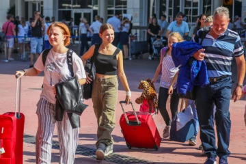 15 இலட்சம் சுற்றுலாப் பயணிகள் இலங்கை வருகை