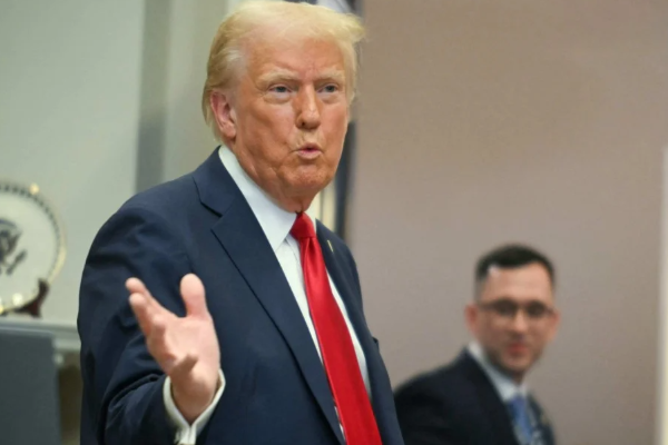 கையெழுத்திடாவிட்டால்.... சீனாவை எசரிக்கும் டிரம்ப்! | Taxes Up To155 Percent Trump Will Punish China