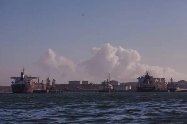 கடற்கொள்ளையில் ஈடுபடும் ட்ரம்ப் நிர்வாகம்... எண்ணெய் கப்பல் விவகாரத்தில் ரஷ்யா கடும் தாக்கு | Blockading Venezuela Piracy