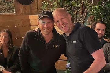 பிரித்தானிய மகாராணியாரின் பிறந்தநாளின்போது குடும்பமே அவரை சூழ்ந்திருக்க ஹரி எங்கிருக்கிறார் பாருங்கள்