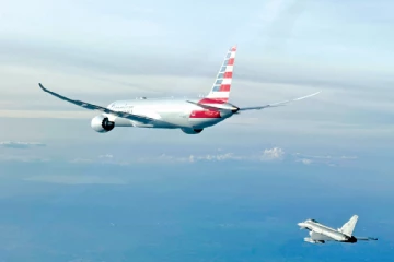 அமெரிக்க பயணிகள் விமானத்திற்கு நடுவானில் வெடிகுண்டு மிரட்டல் : உடன் எடுக்கப்பட்ட நடவடிக்கை