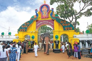 மீட்கப்பட்டது காணாமல்போன  கதிர்காமம் ஆலய தங்கத் தட்டு!