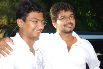 விஜய்க்கு உதயநிதிக்கும் இடையே மூட்டிவிட்டு நபர்கள்.. பிரிந்ததற்கு இதுதான் காரணமாம்