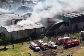 மெக்சிகோவில் விமானம் விபத்தில் 07 பேர் உயிரிழப்பு