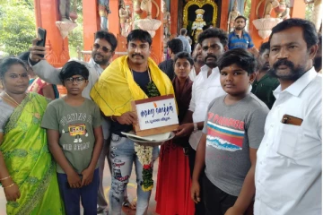ஹீரோவாக அறிமுகமாகும் 'ஐ' பட வில்லன்.. பூஜையுடன் துவங்கிய படப்பிடிப்பு