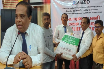 மண்டோஸ் புயலால் பாதிக்கப்பட்டவர்களுக்கு கடற்தொழில் உபகரணங்கள் வழங்கி வைப்பு (Photos)