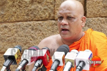 පොසොන් උළෙලේ පාකිං ටිකට් කඩන්න ආපු මාලිමා සභාපතිට...මිහින්තලේ නාහිමි හොඳවැයින් දෙසයි...