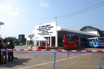 தனியார் - அரச பேருந்து நடத்துனருக்கு இடையே பாரிய மோதல்! 4 பேருக்கு நேர்ந்த நிலை