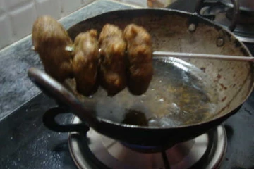 சுவையான மொறு மொறு கருப்பு உளுந்து வடை செய்வது எப்படி?