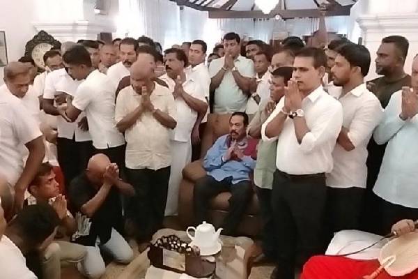 மகிந்தவின் பாதுகாப்பு! அரசாங்கத்திடம் முக்கிய கோரிக்கையை முன்வைத்த மொட்டுக்கட்சி | Requests To Strengthen Mahinda Security