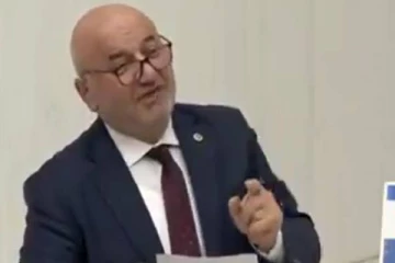 நாடாளுமன்றத்தில் உரையாற்றிக் கொண்டிருந்த எம்.பி திடீரென உயிரிழப்பு!