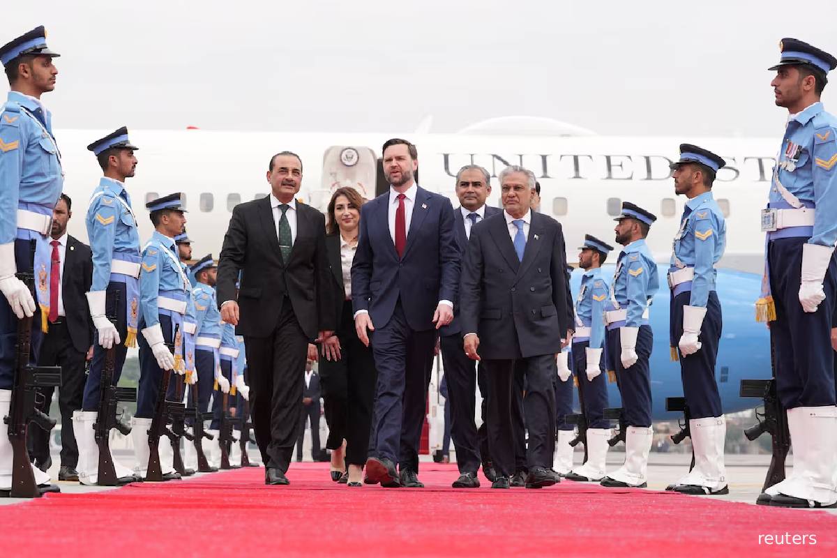 21 மணி நேர அமைதிப் பேச்சு... ஈரானின் நிலைமை மோசமாகப் போகிறது: எச்சரிக்கும் ஜேடி வேன்ஸ் | Jd Vance Warns Worse For Tehran 21 மணி நேர அமைதிப் பேச்சு... ஈரானின் நிலைமை மோசமாகப் போகிறது: எச்சரிக்கும் ஜேடி வேன்ஸ் | Jd Vance Warns Worse For Tehran