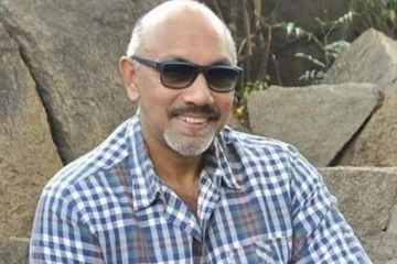 Wig இல்லாமல் நடிகர் சத்யராஜ் ஒரிஜினல் முடியுடன் இருக்கும் இதுவரை நாம் பார்த்திராத புகைப்படம்- இதோ பாருங்கள்