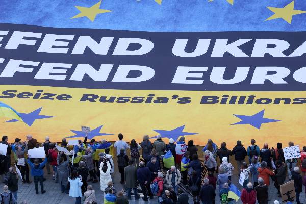 நூற்றுக்கணக்கான பில்லியன் ரஷ்ய நிதியை காலவரையின்றி முடக்க ஐரோப்பிய ஒன்றியம் முடிவு | Eu Indefinitely Freeze Russian Funds நூற்றுக்கணக்கான பில்லியன் ரஷ்ய நிதியை காலவரையின்றி முடக்க ஐரோப்பிய ஒன்றியம் முடிவு | Eu Indefinitely Freeze Russian Funds