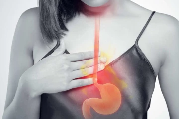 உயிருக்கு எமனாகும் நெஞ்செரிச்சல்... இந்த தவறுகளை தயவுசெய்து செய்யாதீங்க