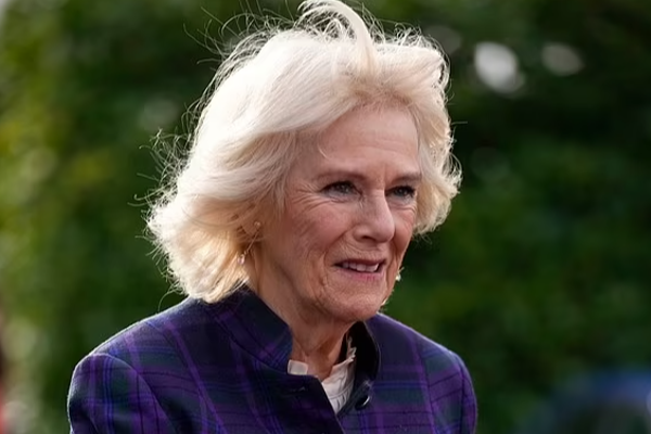 பிரித்தானியா இளவரசிக்கு கொரோனா பாதிப்பு! | Camilla Tests Positive For Covid