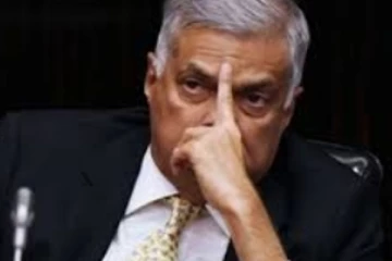 "..මම කරපු හැම එකටම විරුද්ධ වුණා.අන්තිමට ගෙදර ගියේ ගෝඨා නෙමෙයි මමයි.." - බැංකු ආරක්ෂා කරගන්න ආකාරය ගැන රනිල් කිවේ මෙහෙමයි..