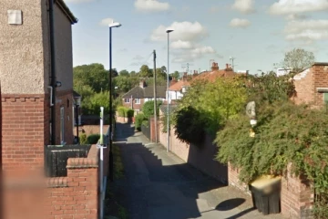 பிரித்தானியாவில் தாயையும் மகளையும் பின் தொடர்ந்த மர்ம நபர் செய்த மோசமான செயல்: பரபரப்பை ஏற்படுத்தியுள்ள சம்பவம்