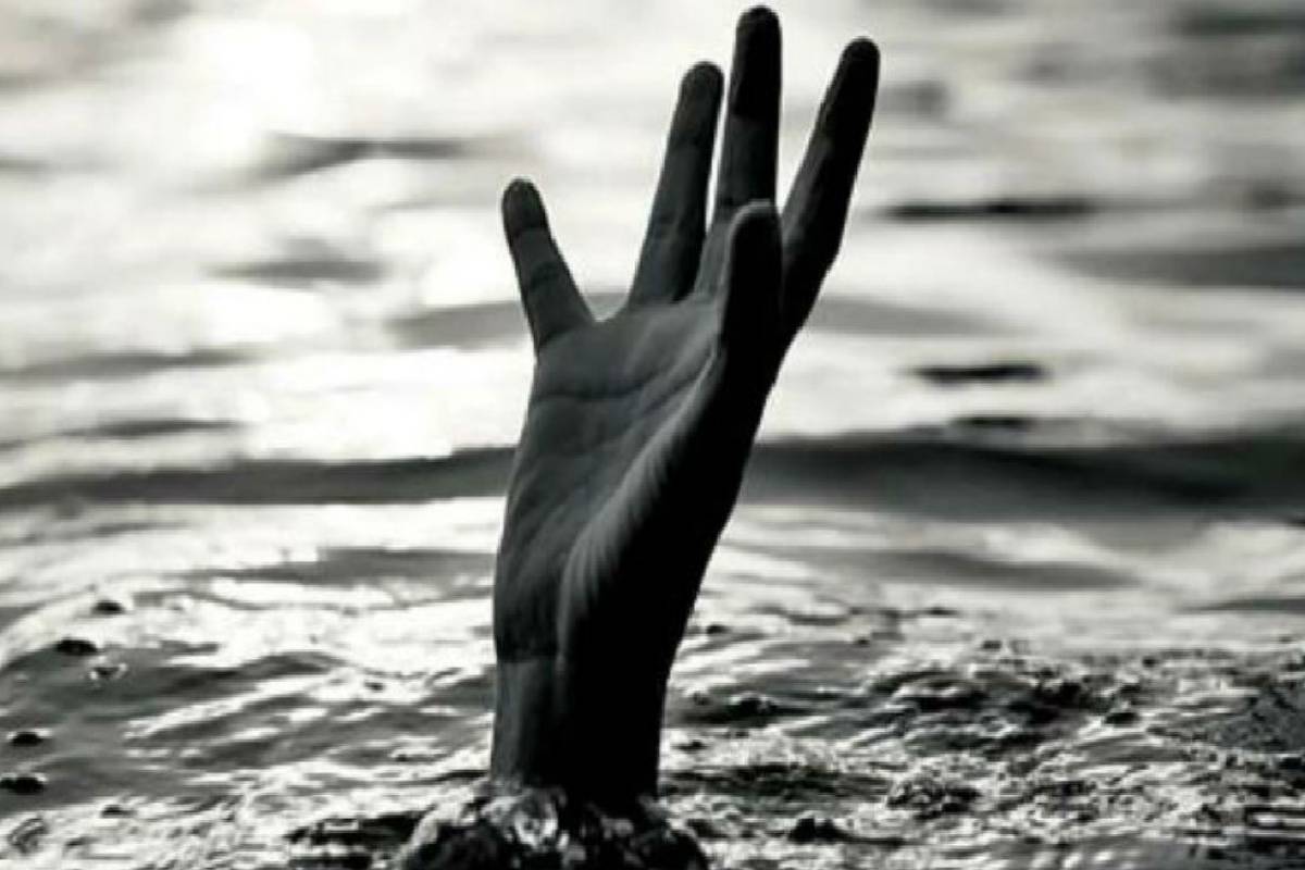 தென்னிலங்கையில் கடலில் நீராடிய மாணவன் நீரில் மூழ்கி பலி | Student Drowns While Swimming In The Sea