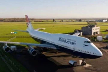 பழைய விமானம் மூலம் பிரித்தானிய பெண்ணுக்கு அடித்த அதிர்ஷ்டம்! 12 மாதங்களில் நடந்த சுவாரஸ்ய சம்பவம்